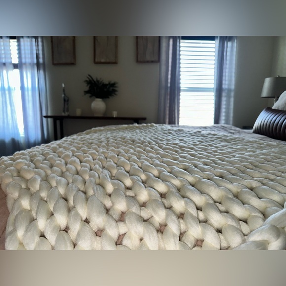 Alpaca wool chunky blanket - Picture 4 of 6